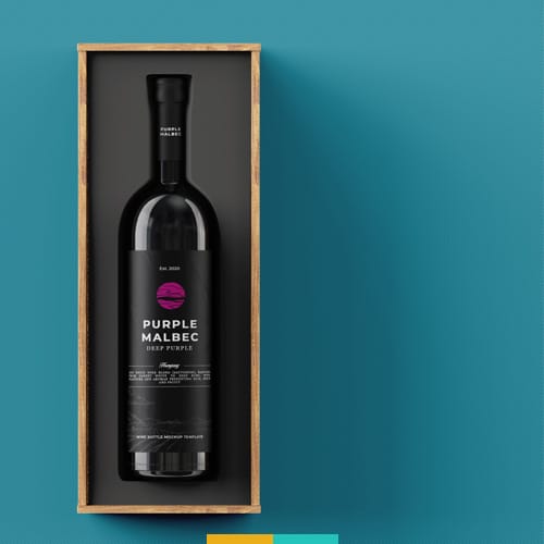 موکاپ بطری در جعبه