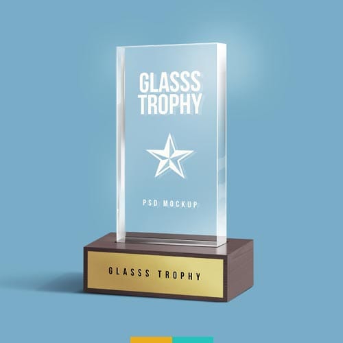 موکاپ تندیس شیشه ای استودیو مهدی ثمن گویی